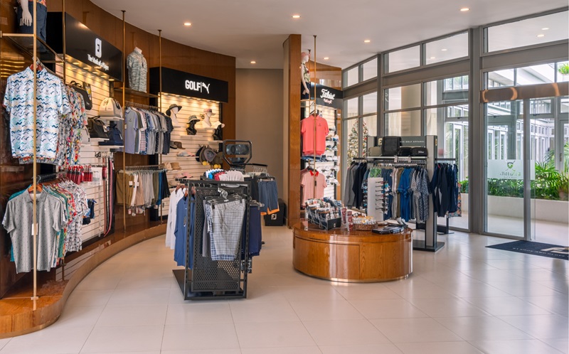 Khu vực Proshop của sân golf Đà Nẵng Ba Na Hills phục vụ đồ golf chuyên nghiệp từ các thương hiệu nổi tiếng thế giới.