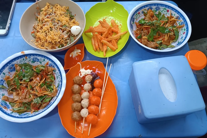 Ăn vặt Bà Đẹt.