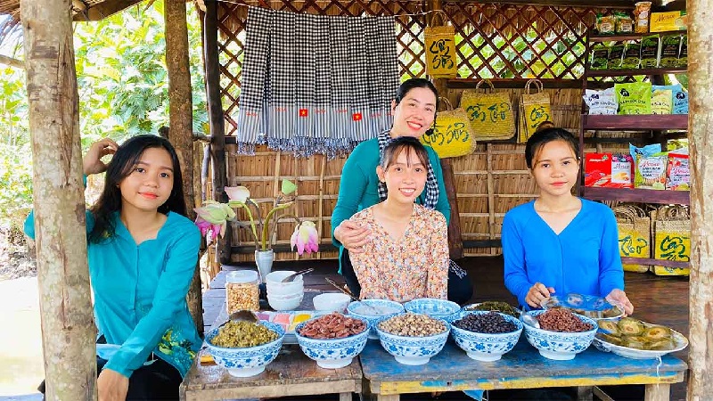 Trải nghiệm làm bánh dân gian Nam Bộ